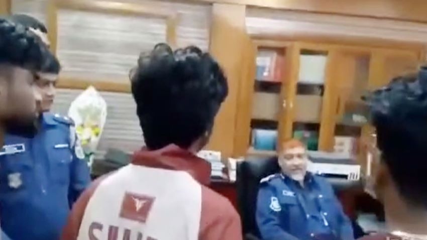 ডিআইজির অফিসে গিয়ে বৈষম্যবিরোধী ছাত্র পরিচয়ে হুমকি